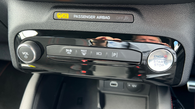 Ford Kuga 2.5 FHEV ST-Line 5dr CVT Hybrid Estate - Image 28